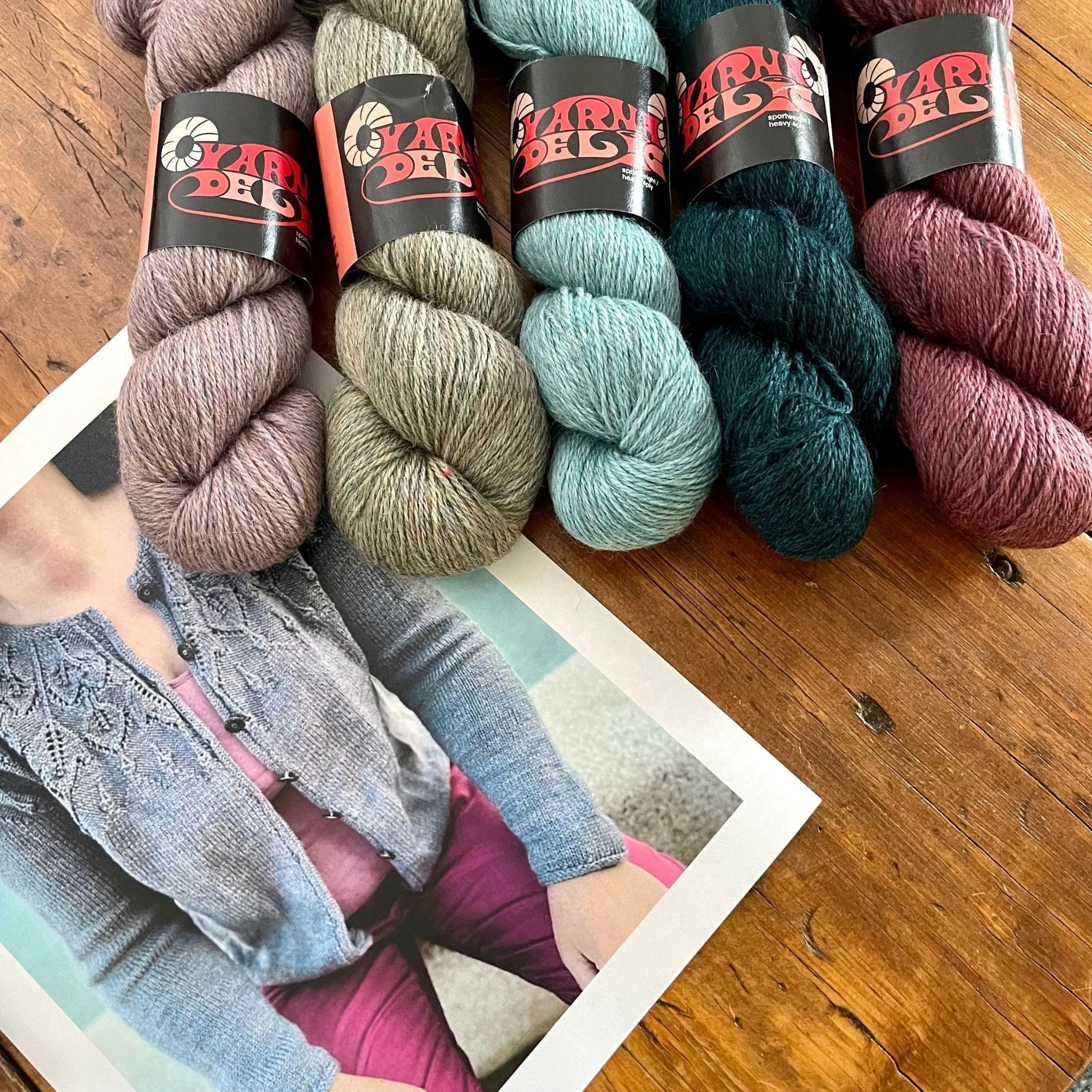 Cardigan Grace by Astrid Tueting in Yarnadelic