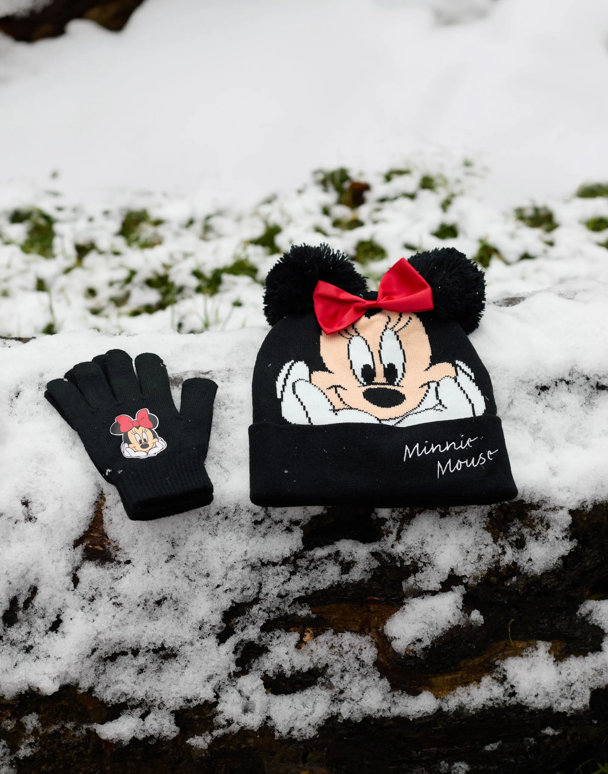 Disney Minnie Mouse Girls Beanie Hat & Gloves Set