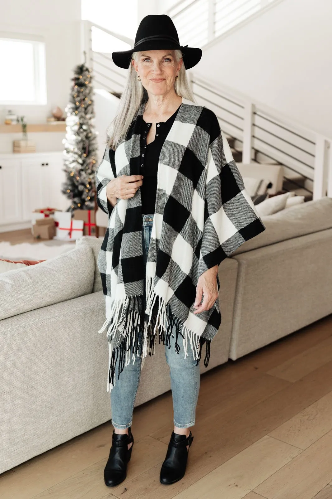 DOORBUSTER Wishes Shawl Come True in Black