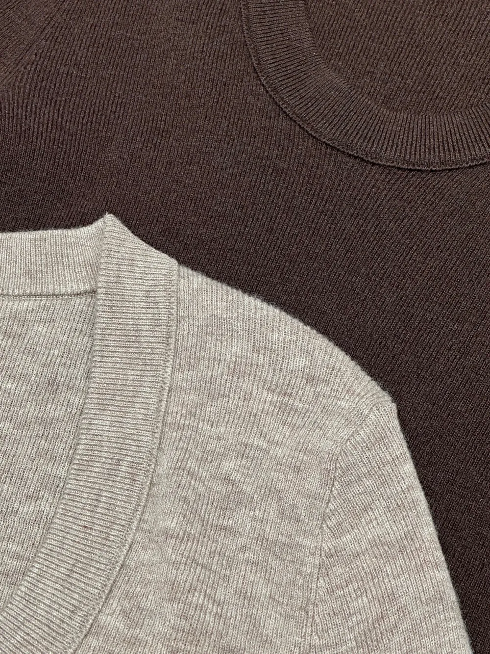 【Elegant】100% Wool  U-neck Sweater (Must Buy Product)