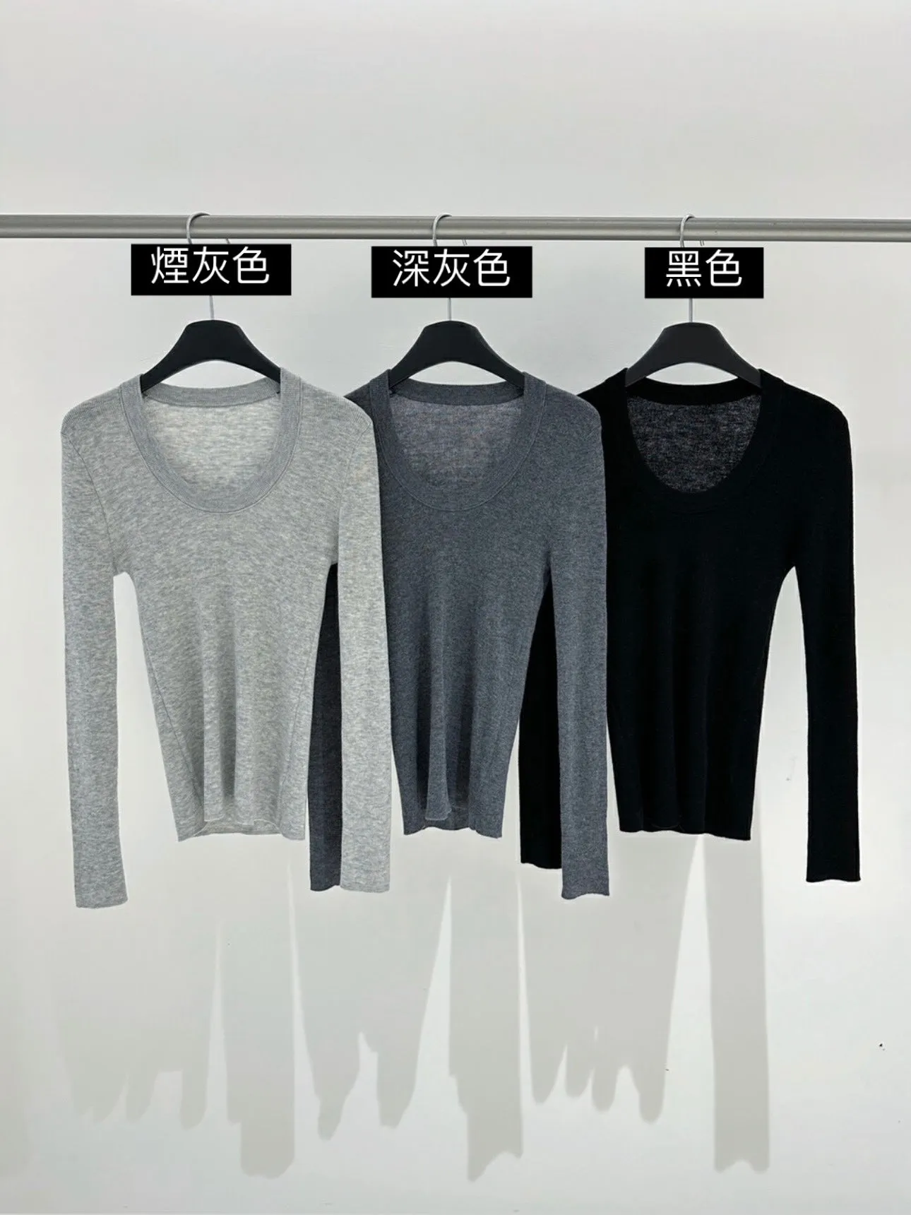 【Elegant】100% Wool  U-neck Sweater (Must Buy Product)