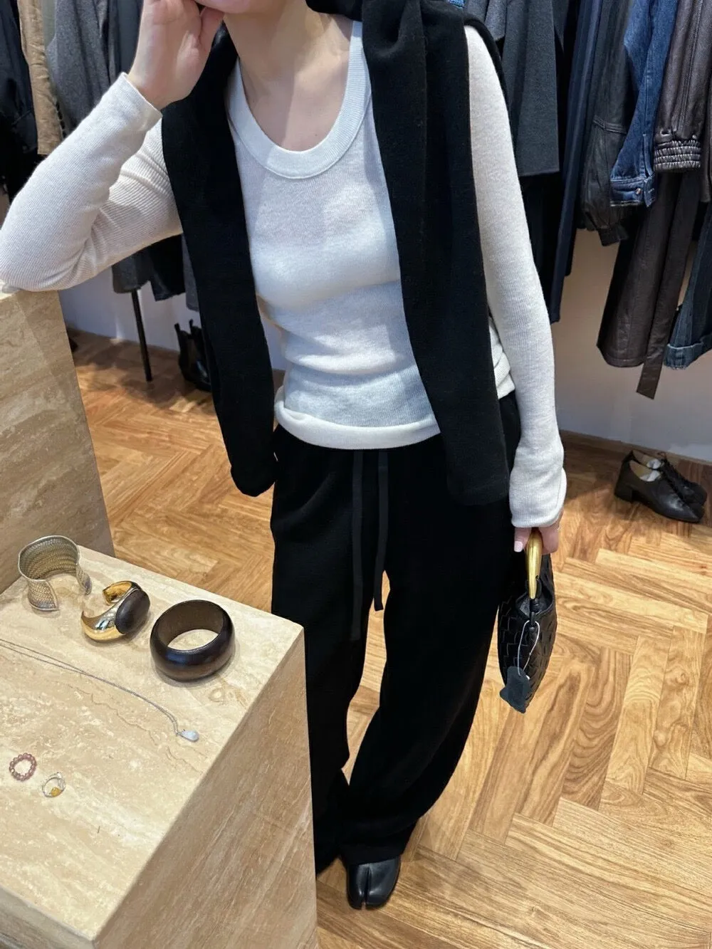 【Elegant】100% Wool  U-neck Sweater (Must Buy Product)