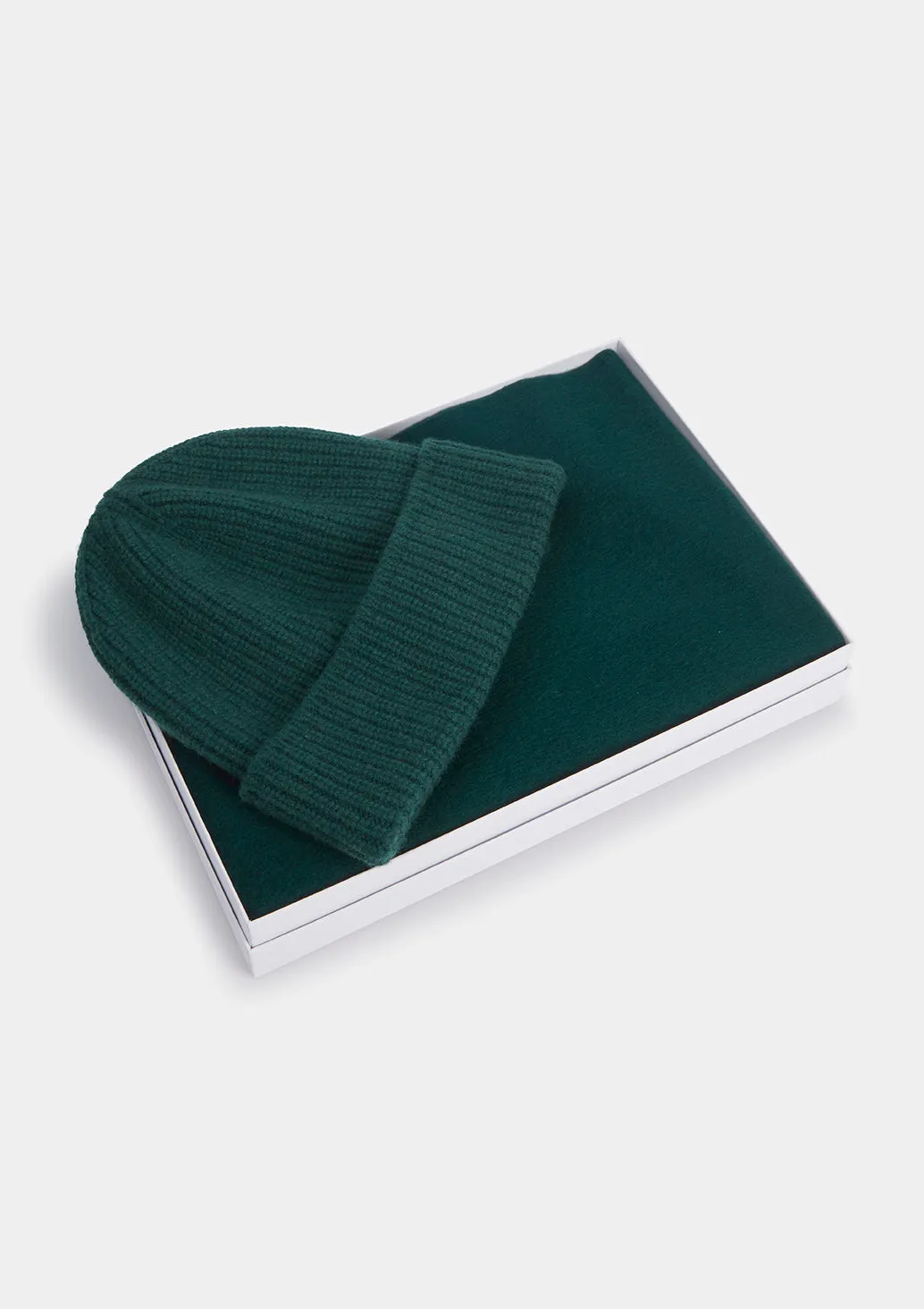 Green Hat & Scarf Gift Box