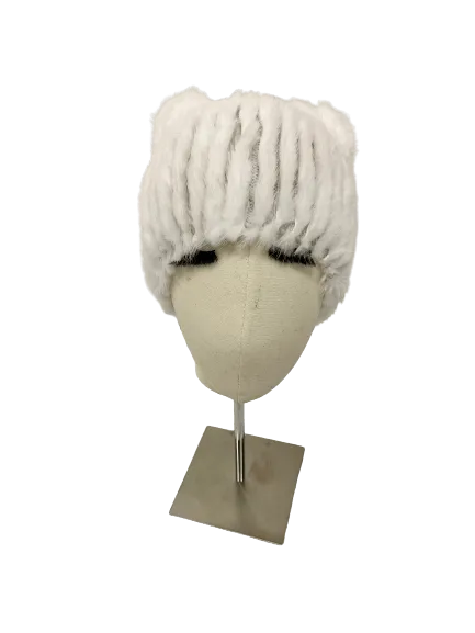 KNITTED MINK BEANIE WHITE