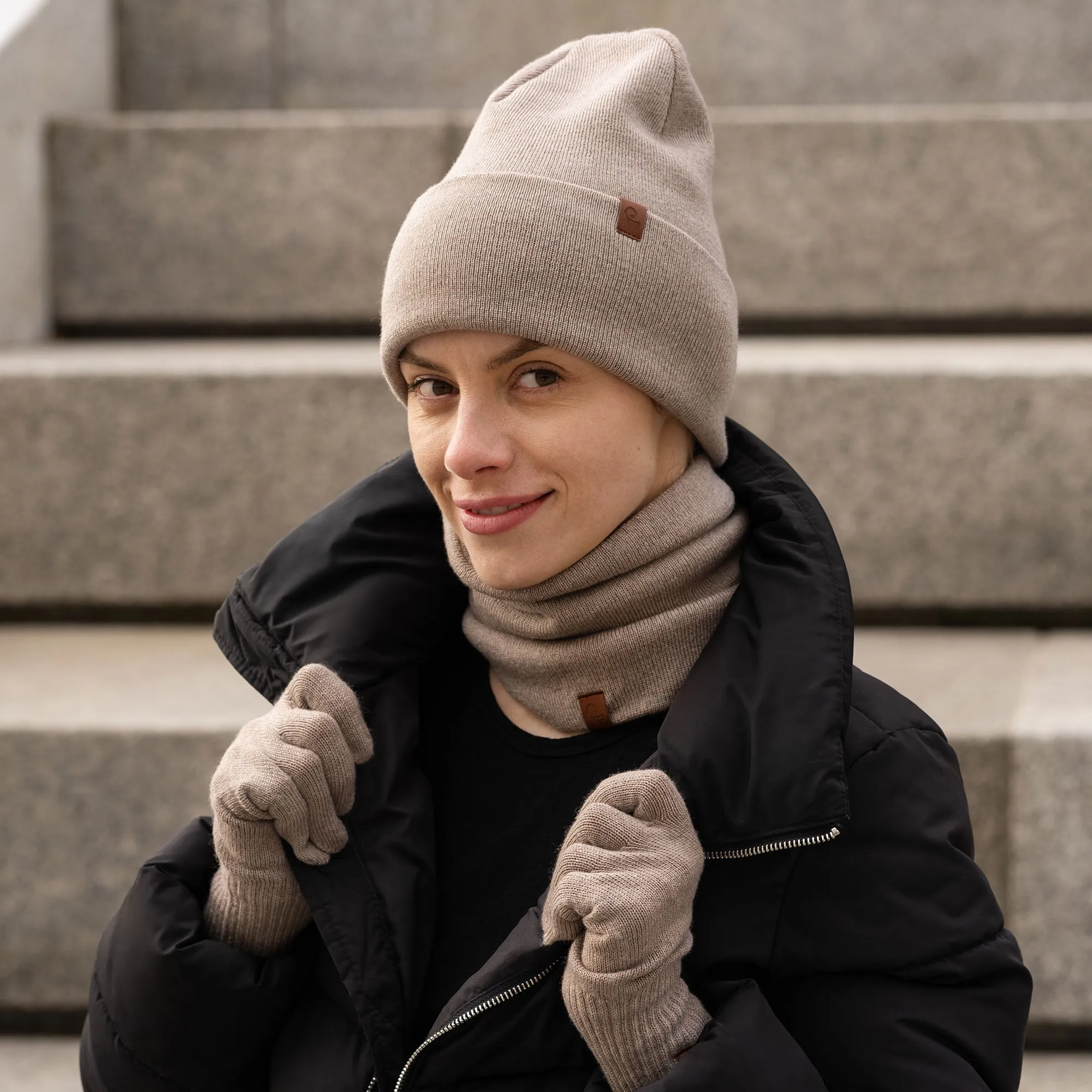 MENIQUE 100% Merino Wool Womens Knit Beanie & Gloves 2-Piece