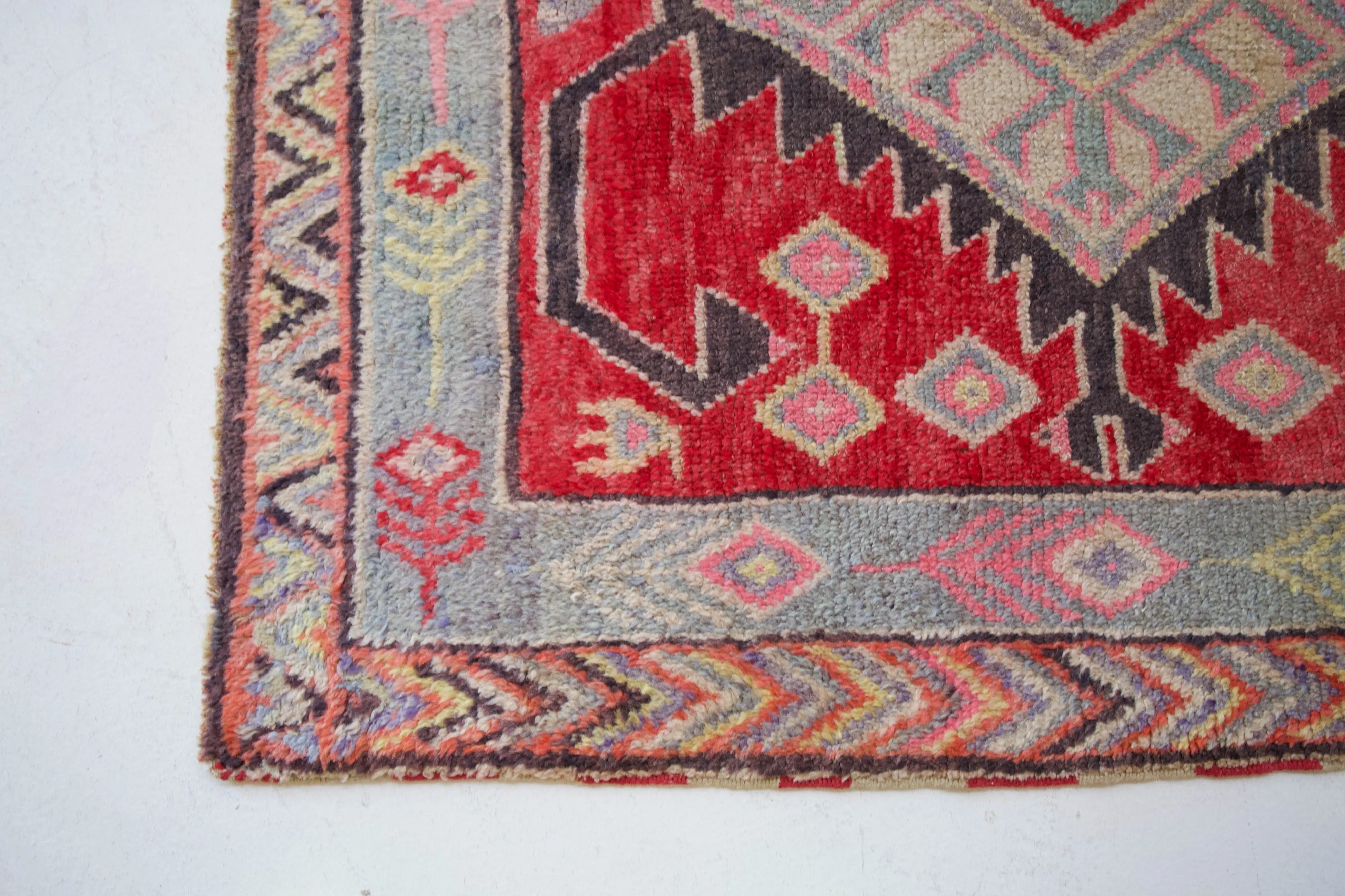 Semi-antique Milas Tahtacikoy Yoruk Rug 4'2"x6'10"