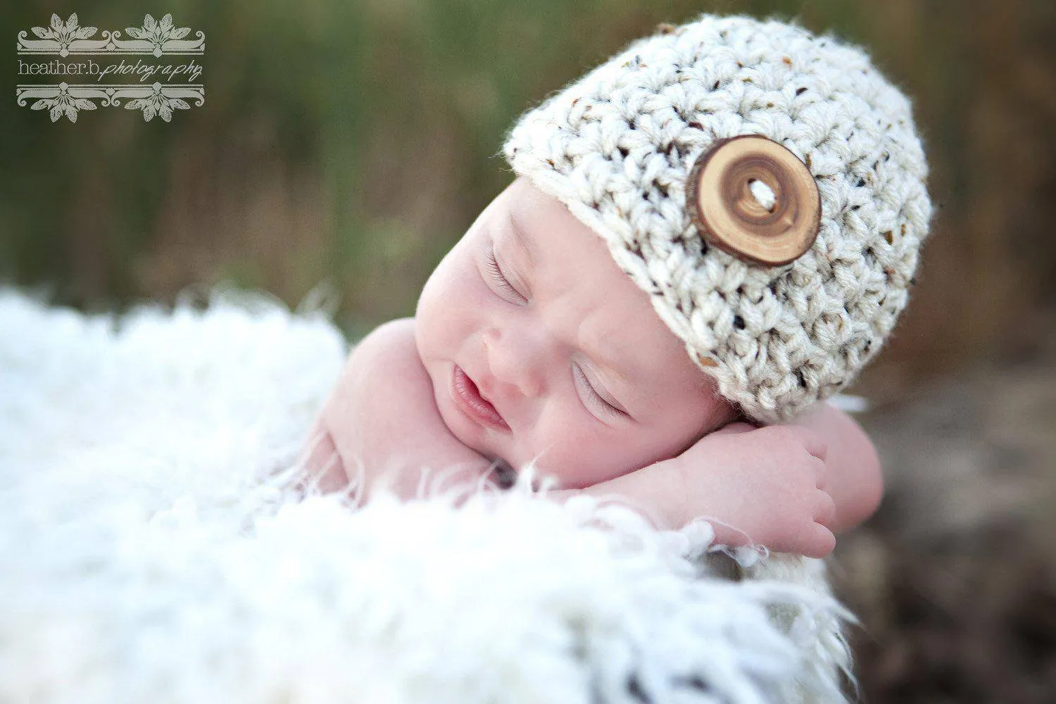 SET Beige Tweed Hat and Stretch Knit Wrap