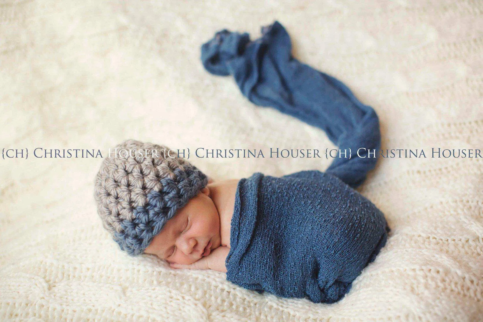 SET Chunky Gray Denim Blue Hat and Stretch Knit Wrap