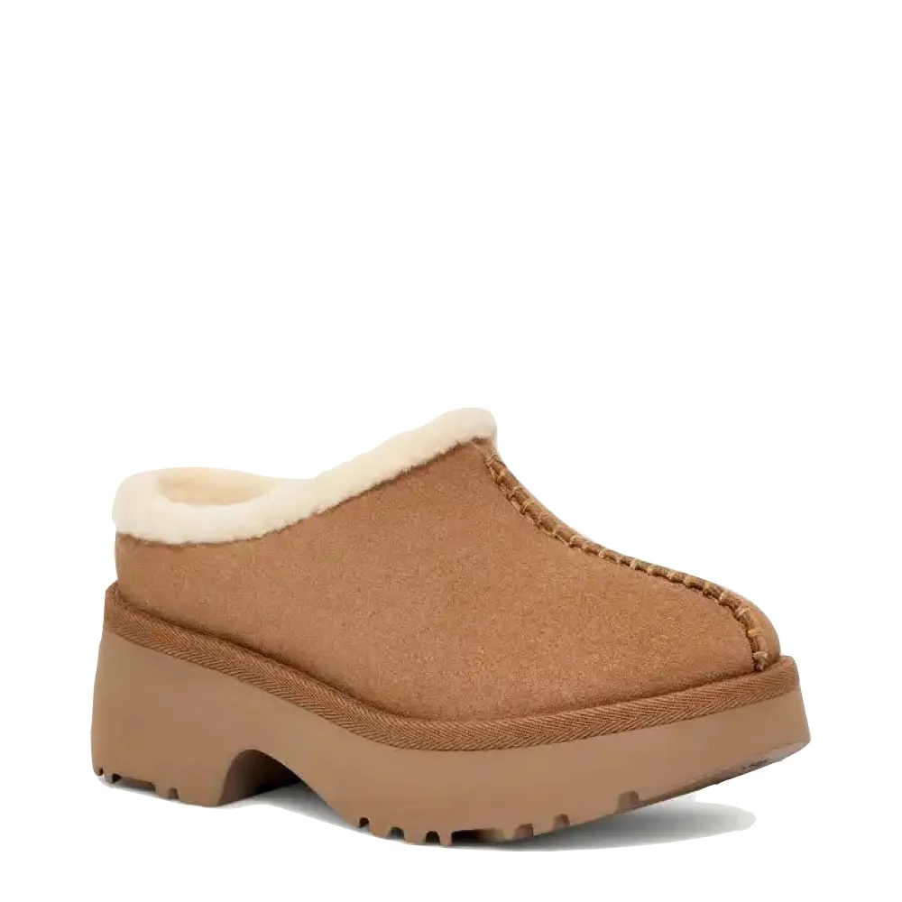 UGG Women's New Heights Cozy Clog in Chestnut