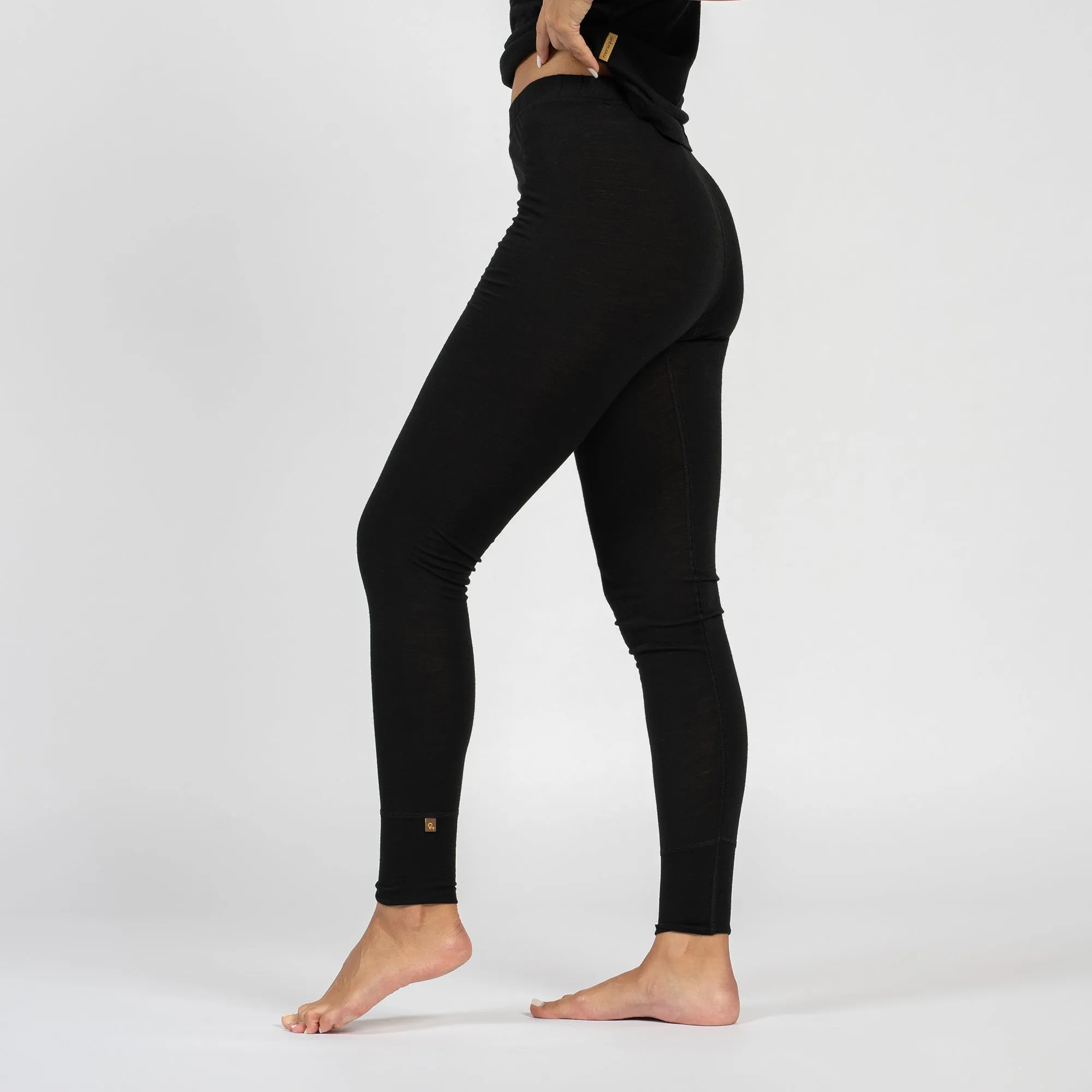 Women's 160 Long Sleeve & Bottoms 2-Piece Black